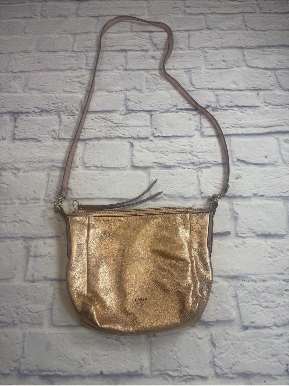 Fossil Sydney Metallic Rose Gold Leather Crossbody Purse. Leather.
